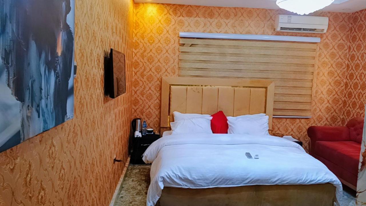 Nuit De Paris Hotel Abuja Ngoại thất bức ảnh